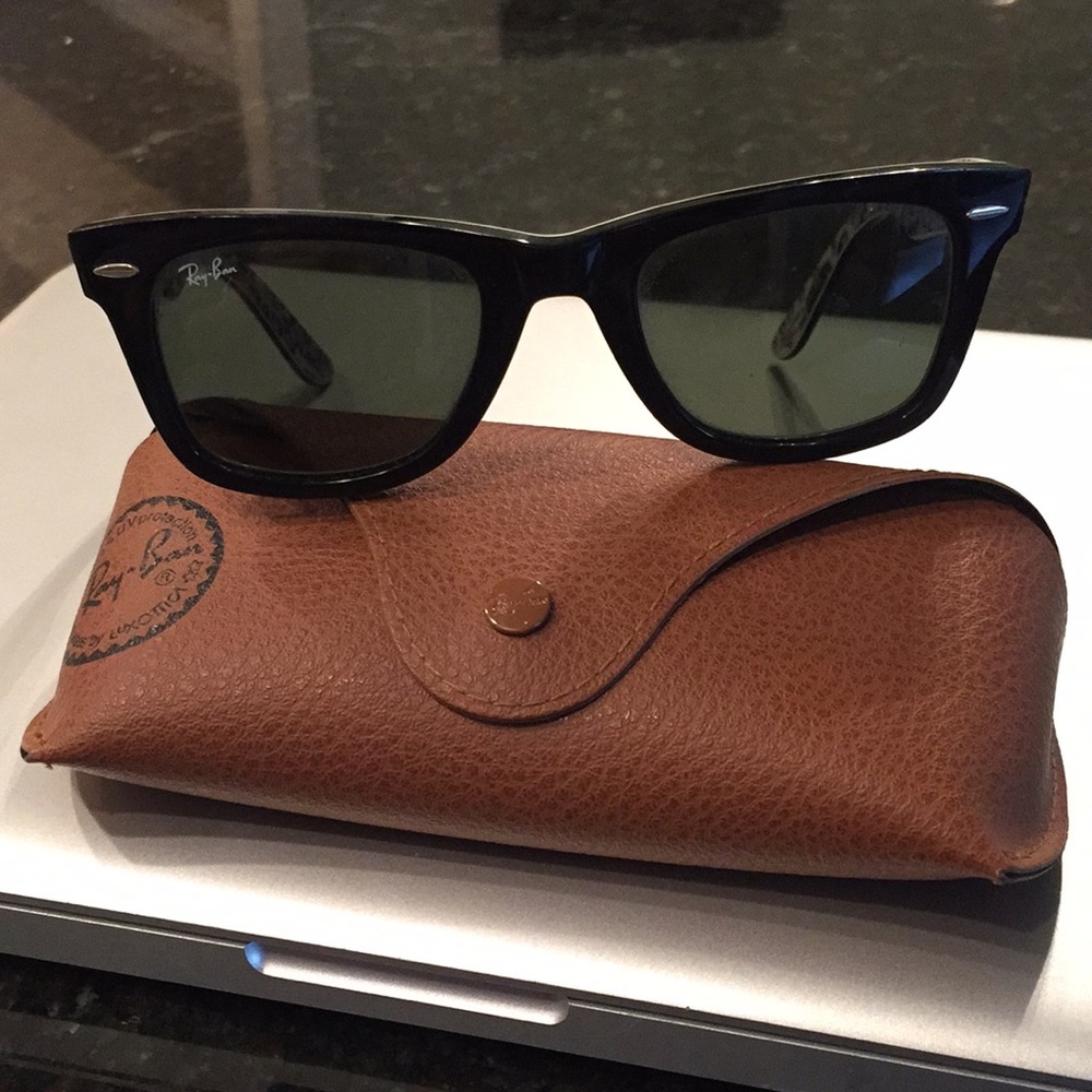 Wayfarer Ray-Bans with unique inside design